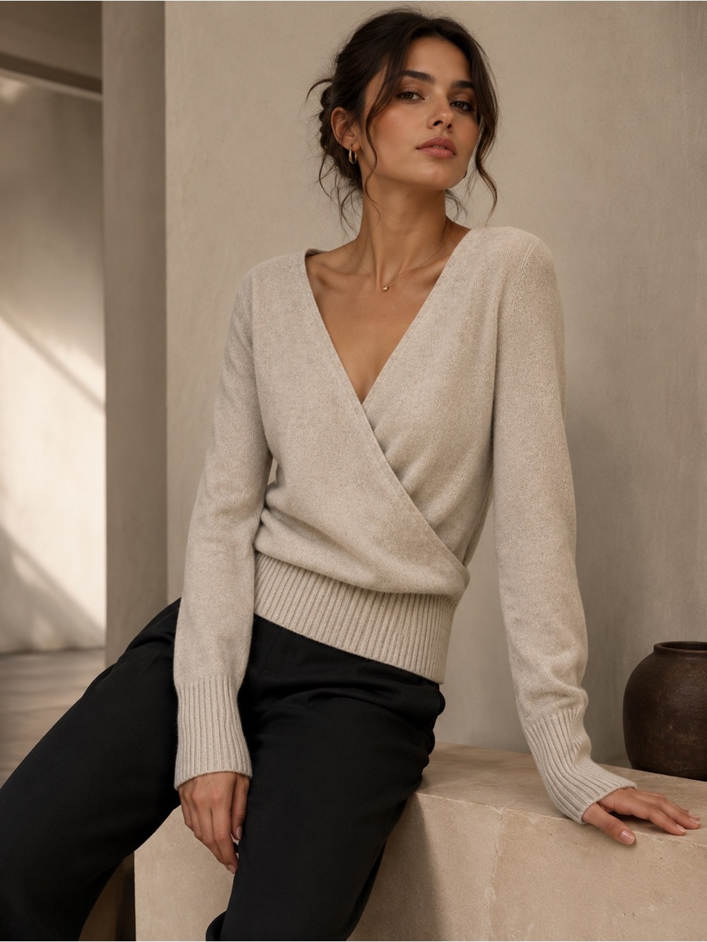 SOMI Cashmere V-Neck Beige Knit Sweater